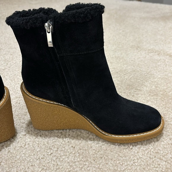 NWOT Franco Sarto Ulayna Suede Faux Shearling Wedge Booties Women’s 7.5 Black - Picture 5 of 11